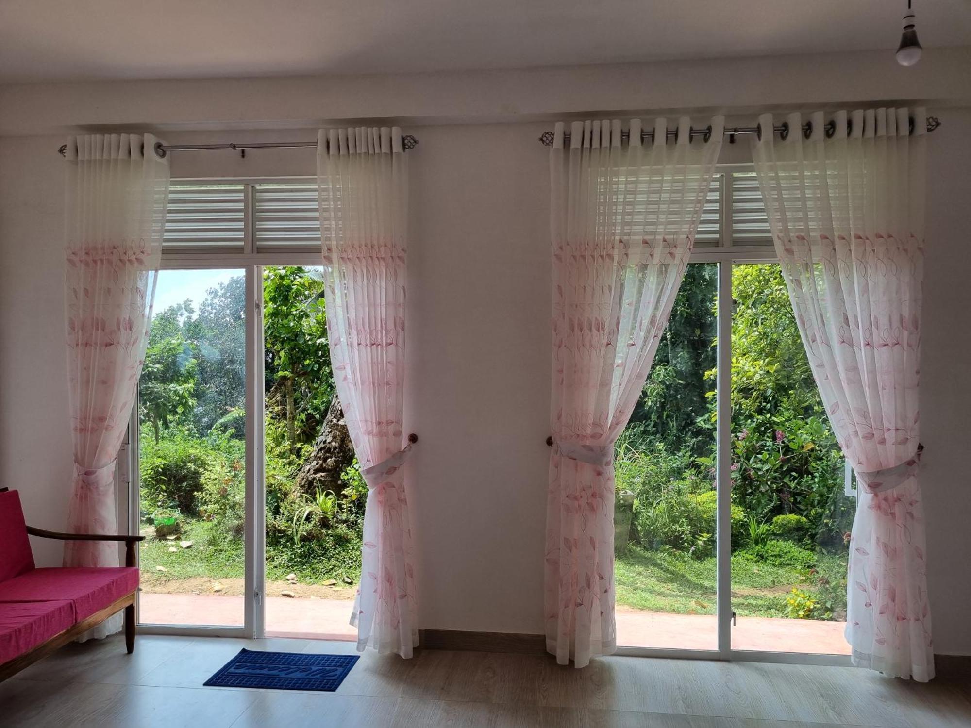 Squirrel'S Nest Hotel Kandy Exterior foto