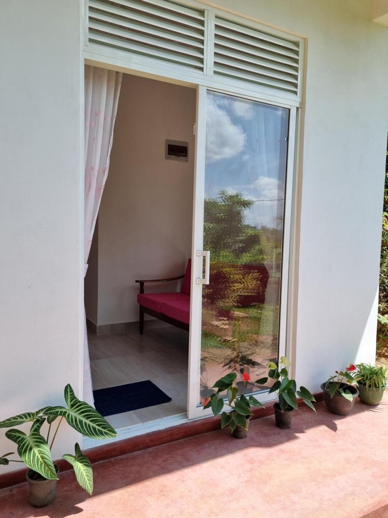 Squirrel'S Nest Hotel Kandy Exterior foto