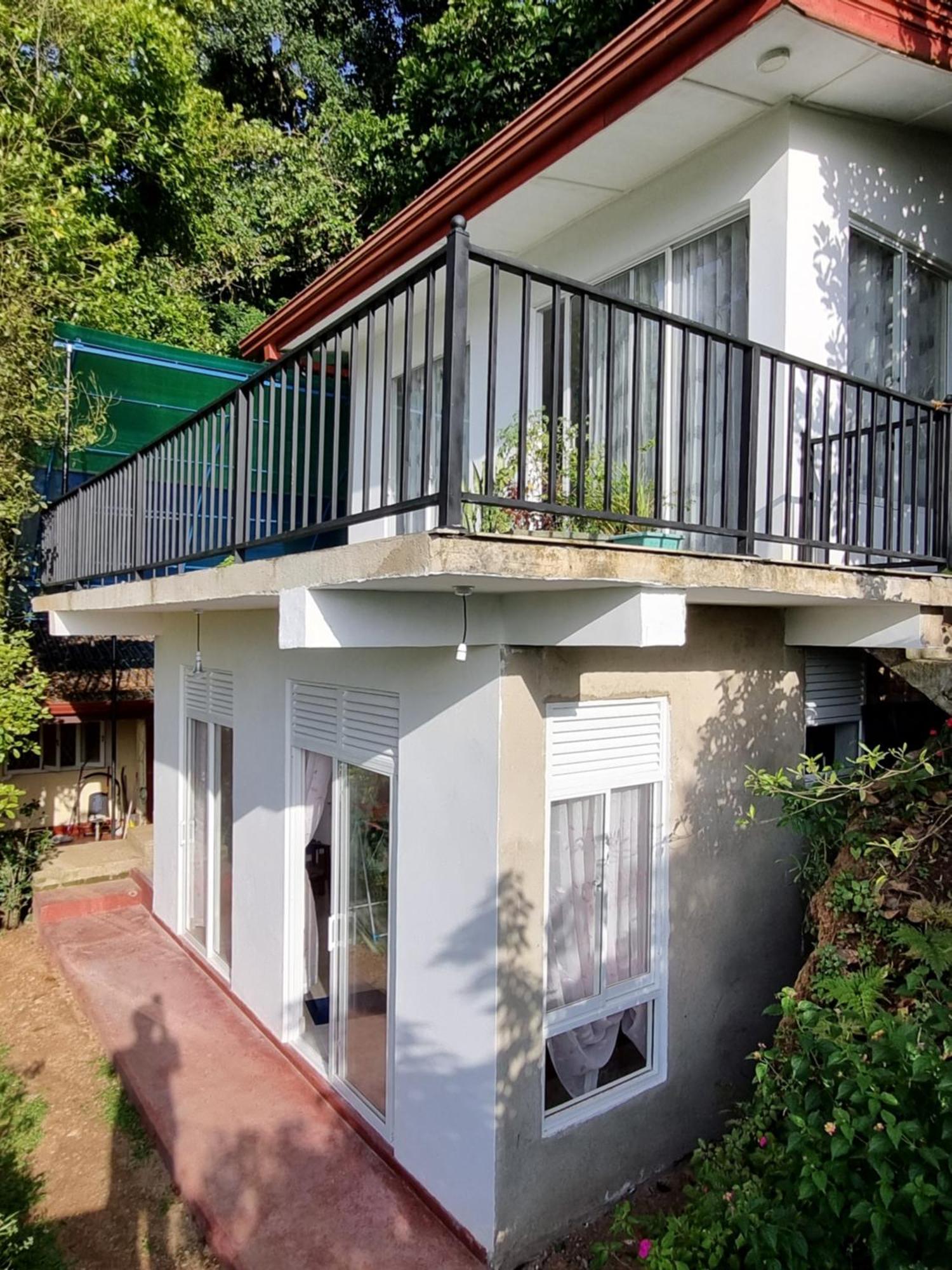 Squirrel'S Nest Hotel Kandy Exterior foto