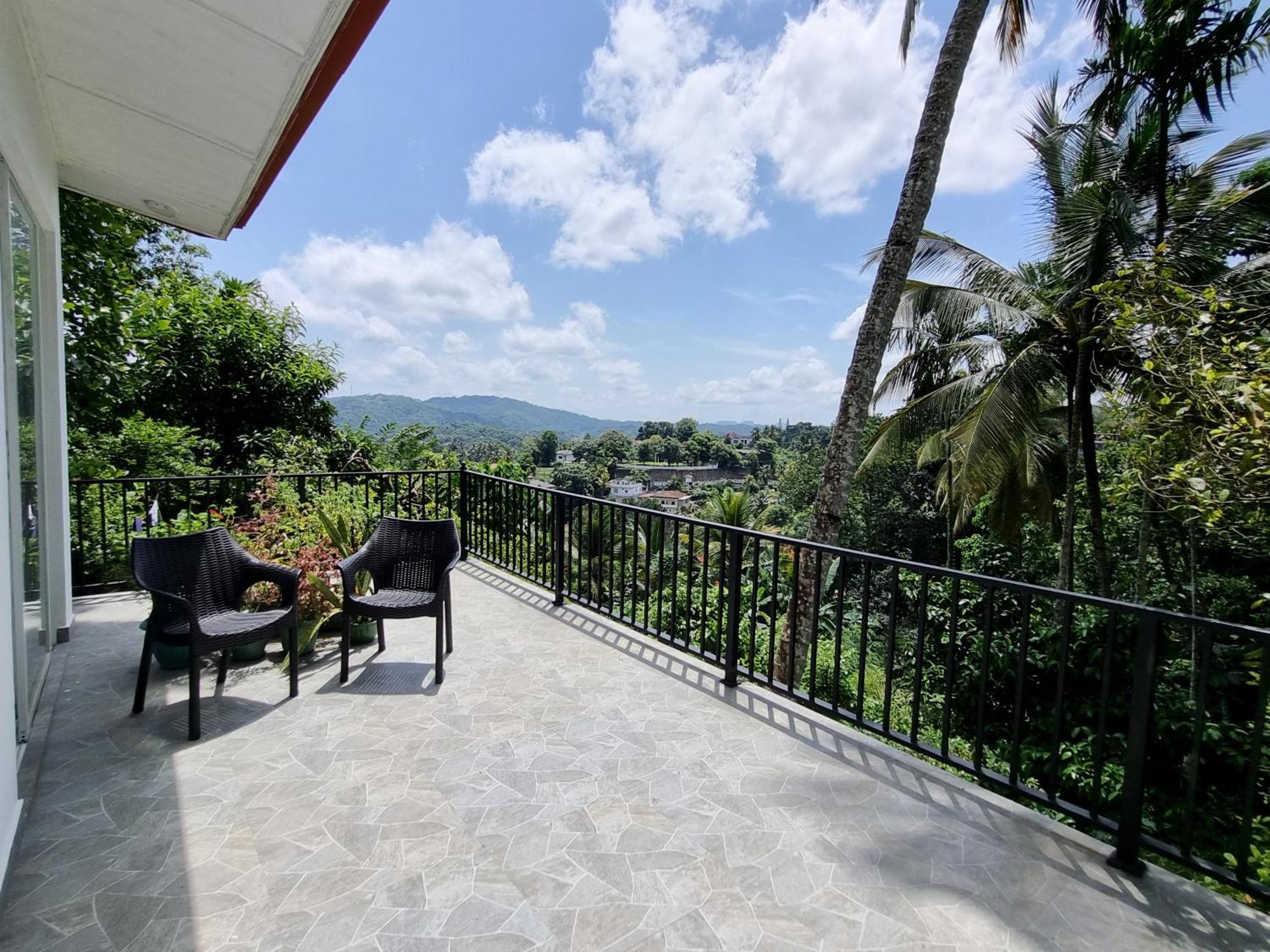 Squirrel'S Nest Hotel Kandy Exterior foto